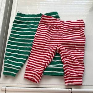 (2) Christmas pants | size: Newborn
